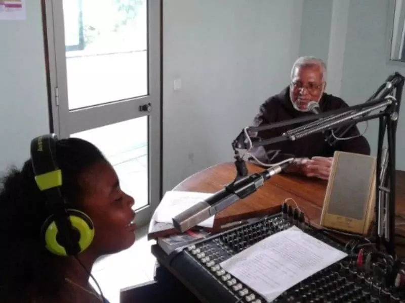Frei António Fidalgo, Cabo Verde, Rádio Nova